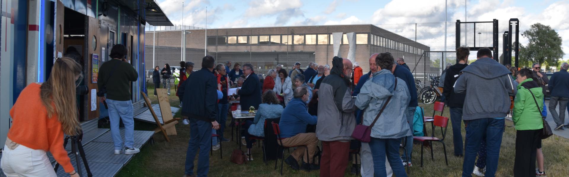 cafe winket in volle actie met warm onthaal