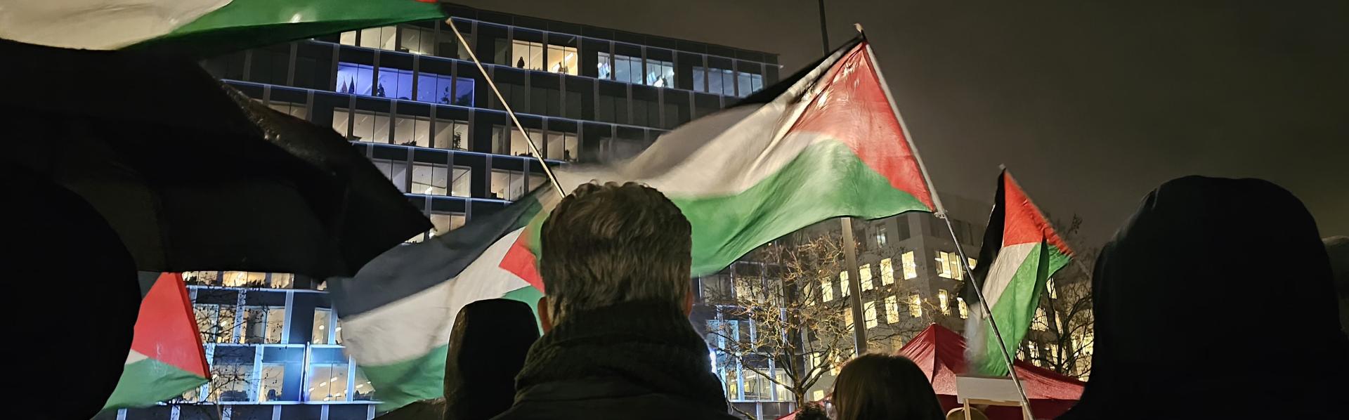 Betogers op het Burgemeester E. Ryckaertsplein