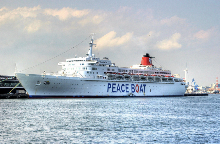 Vredesboot (Cruise Ship HDR - 45, Kabacchi, Flickr)