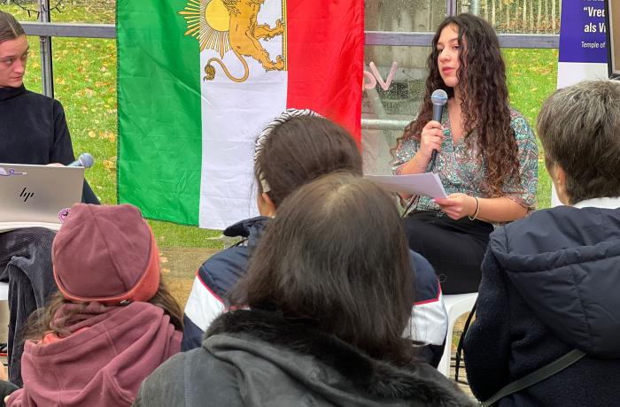 Avina Diba tijdens het panel 'De vergeten namen'