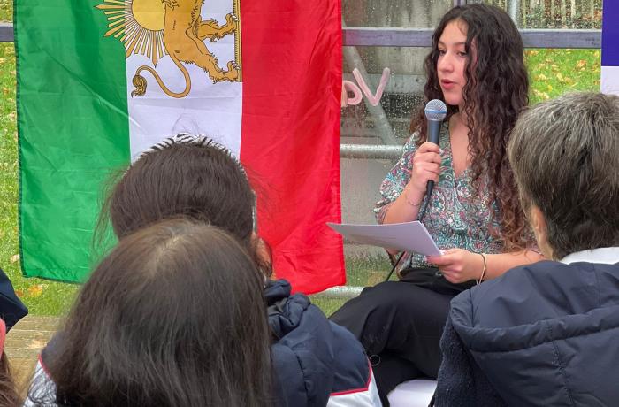 Avina Diba tijdens het panel 'De vergeten namen'