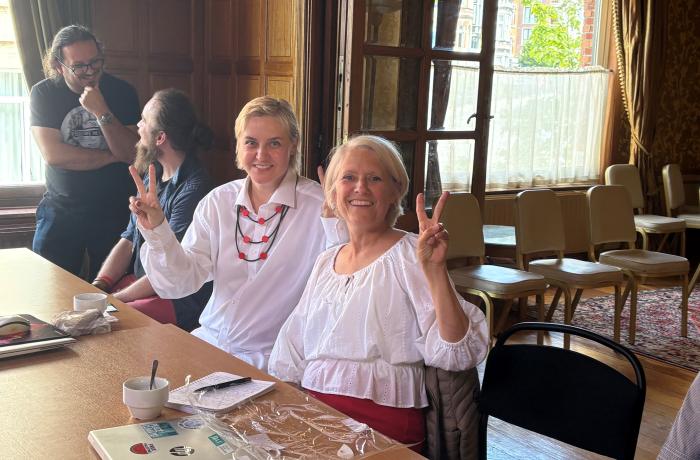 Olga Karach en Annemarie Gielen bij Quakers