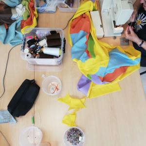 Peace Lab Naaiatelier met Repair Café Bilzen