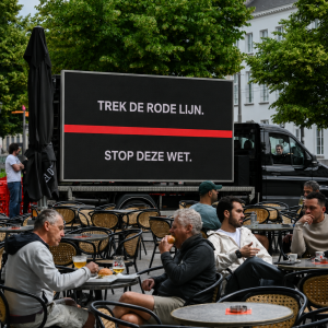 De LED-truck op het Mechelse Plein in Antwerpen